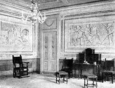 sala decorata a stucchi sotto la guida di Alessandro e mobili a lui appartenuti